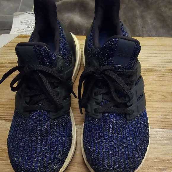 Adidas UltraBoost - Picture 1 of 7